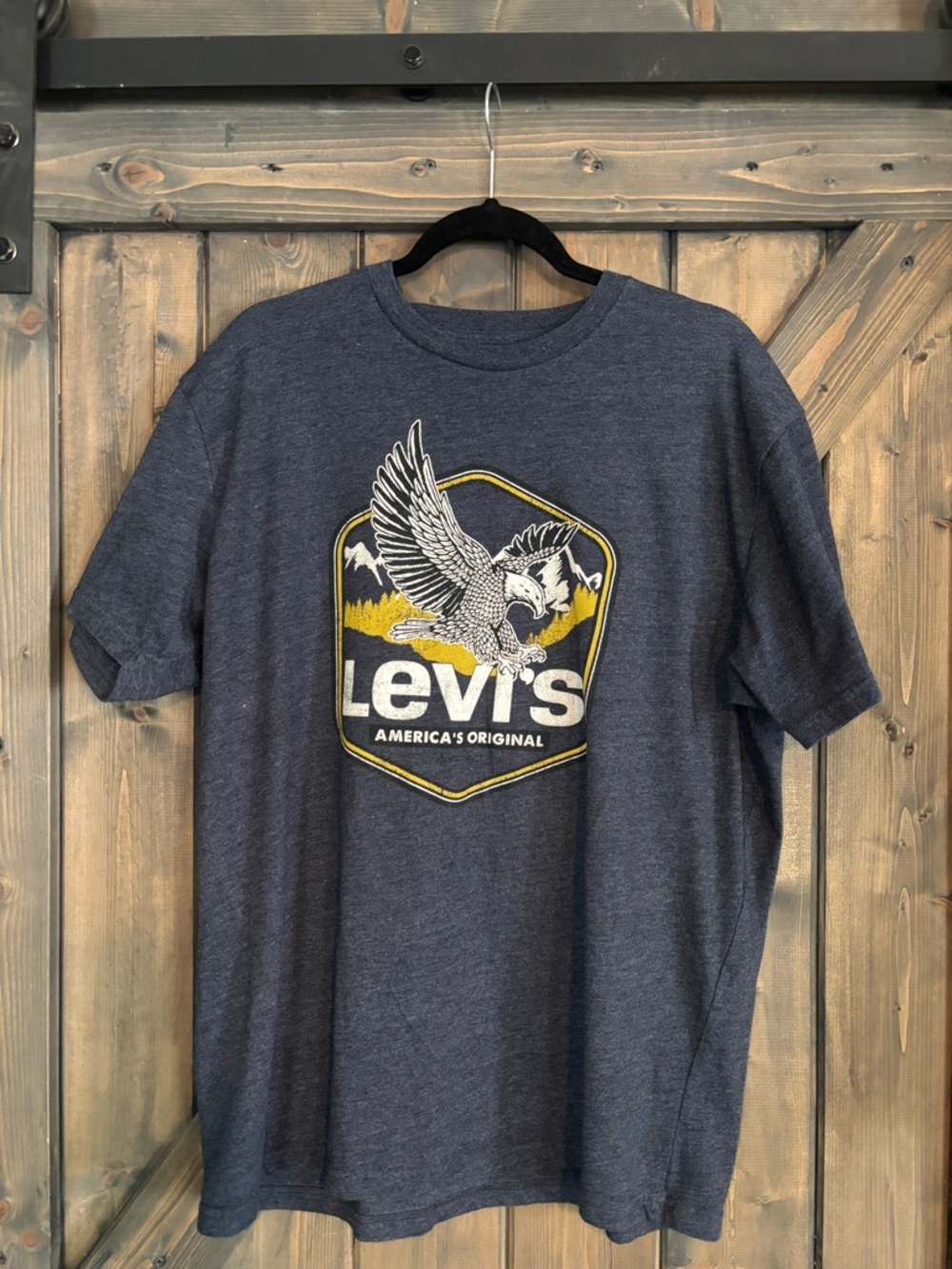 Levi's Navy Heather Short-Sleeve Tee with Eagle Graphic